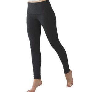 Lululemon Wunder Under Pant (Hi-Rise)
Heathered Black size 4